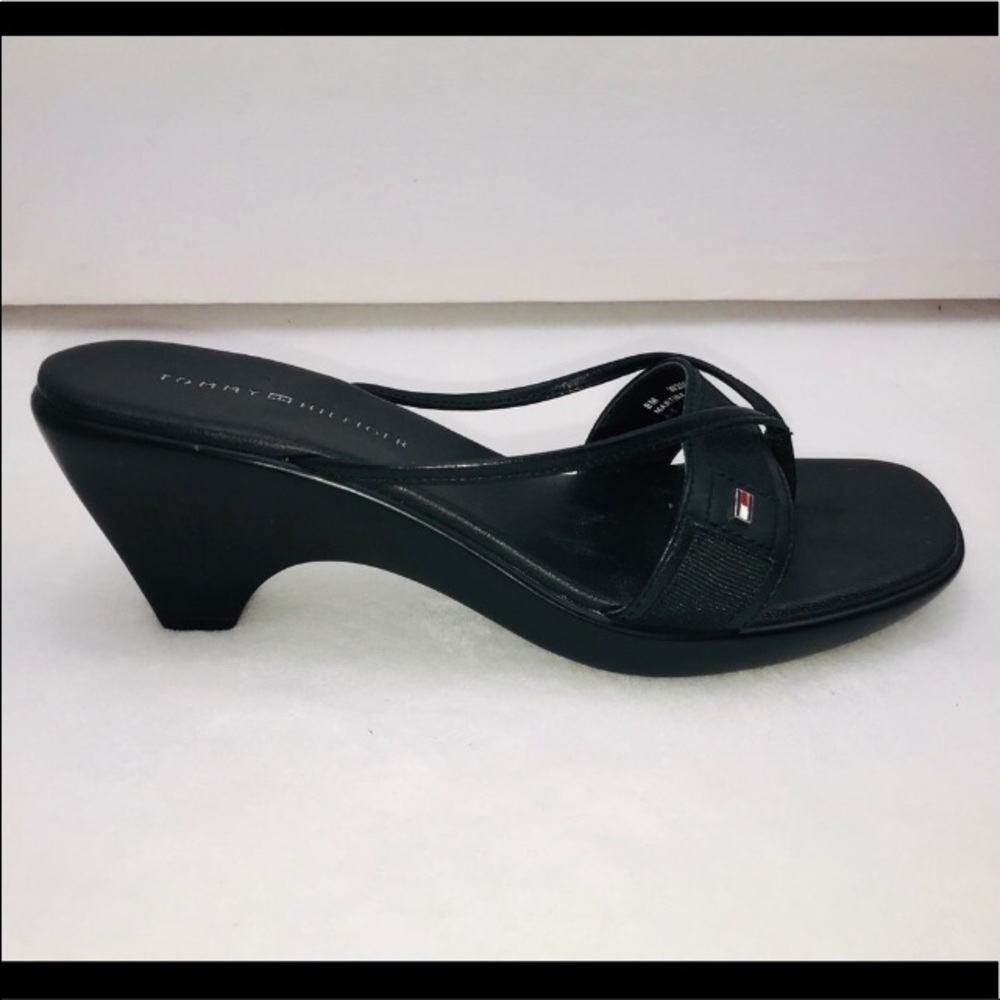Tommy Hilfiger Martina Sandals
Size: 8M